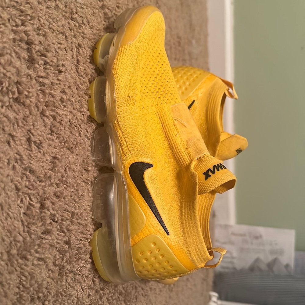 Nike Air VaporMax Moc 2 University Gold Womens